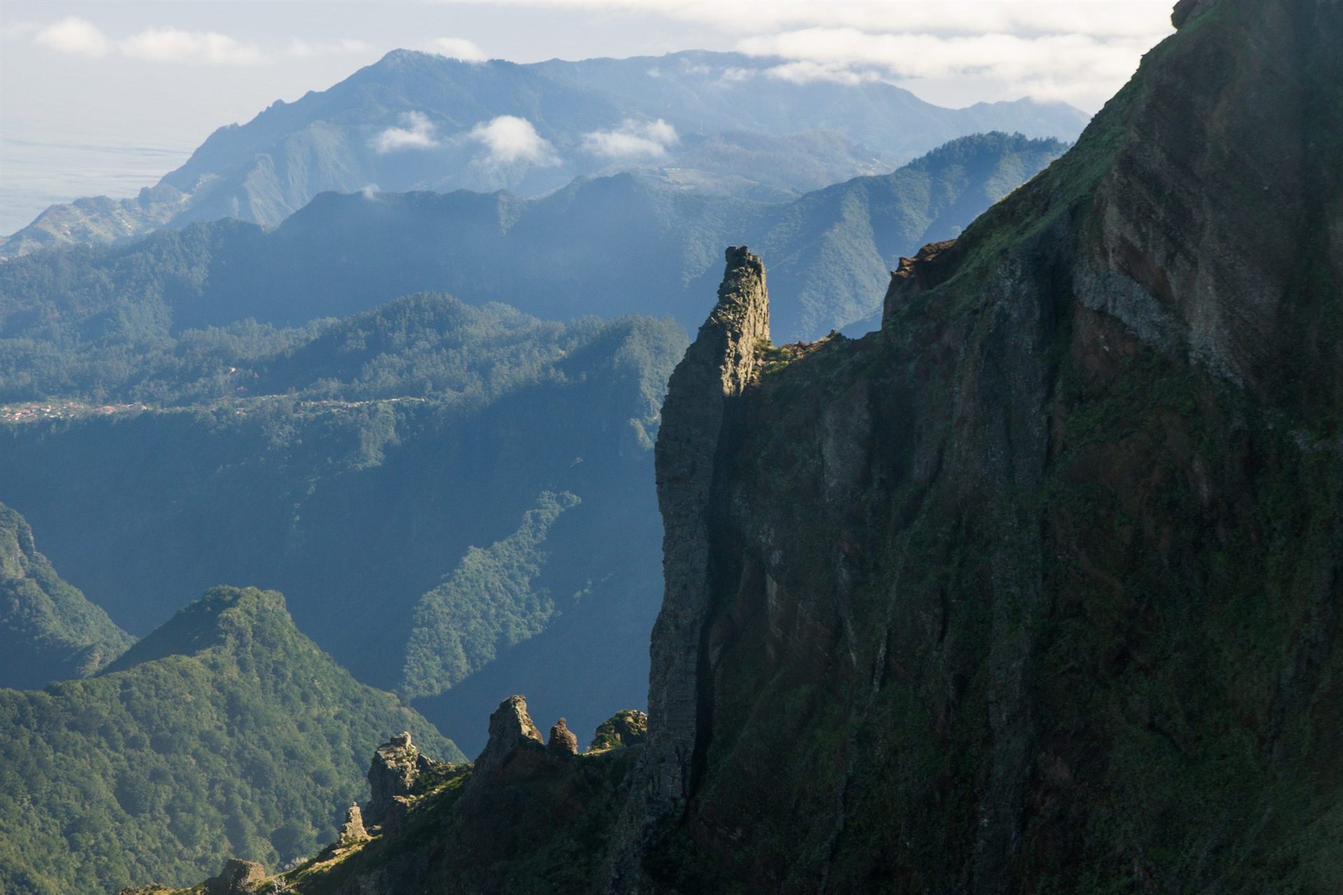 Pico do Arieiro to Pico Ruivo, Madeira, Portugal