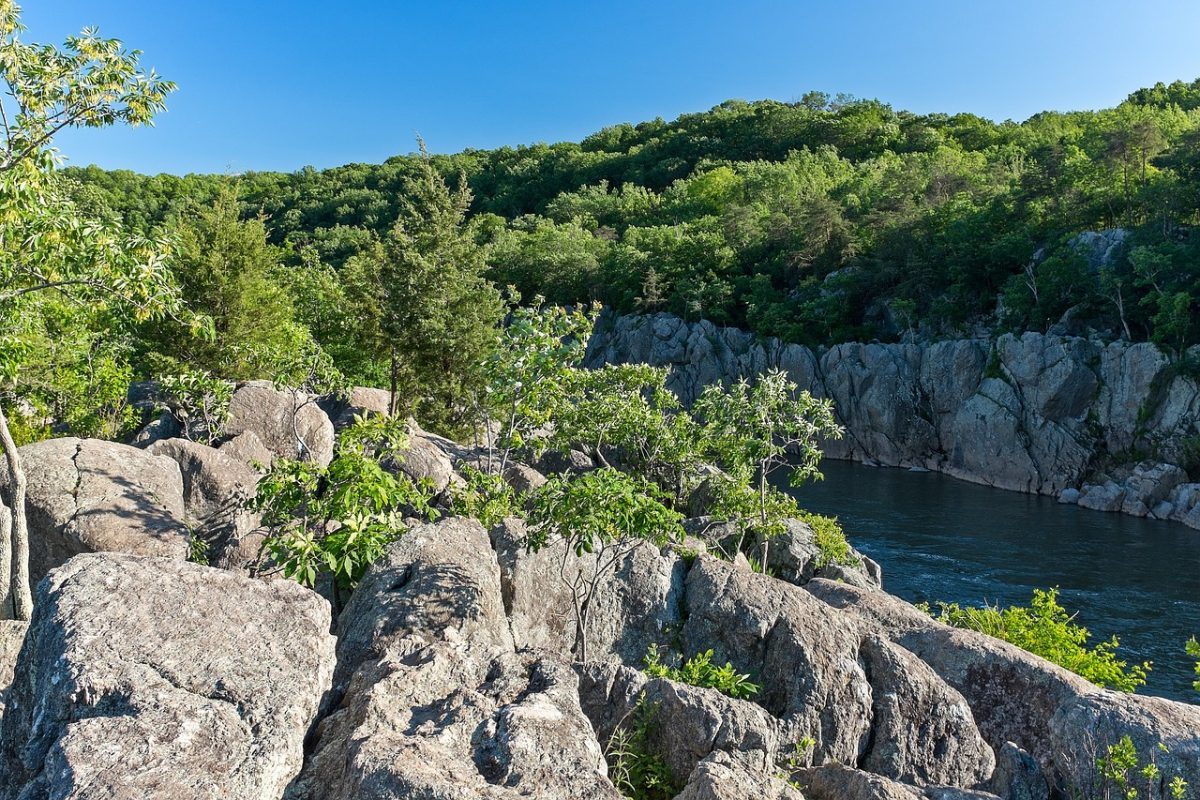 A view of a river in a section of the Billy Goat Trail