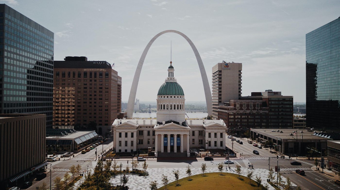 old-courthouse-at-gateway-arch-national-park