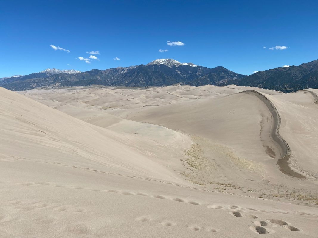desert-landscape-in-the-great-sand-dunes-national-park