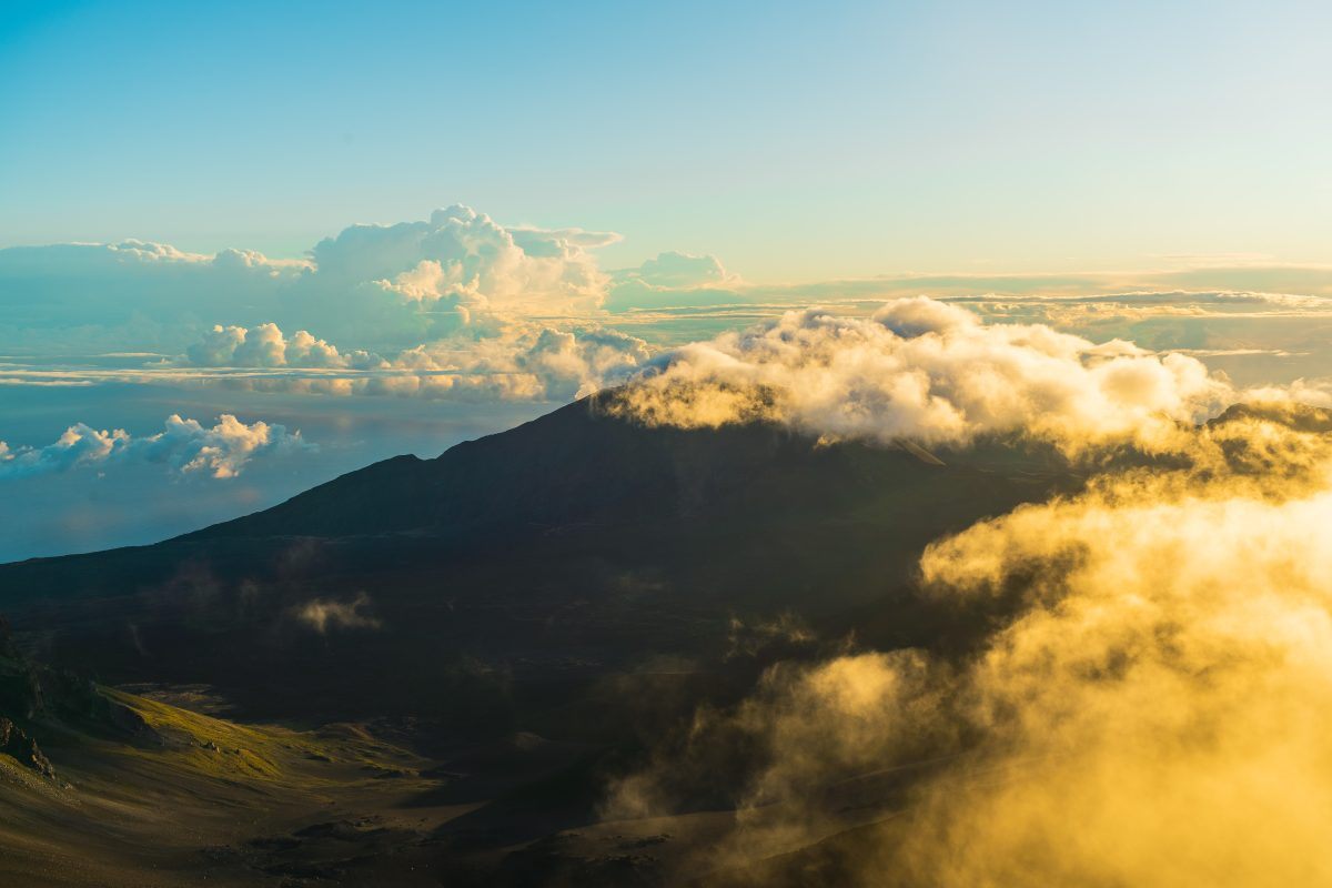 mountain-range-haleakala-peak