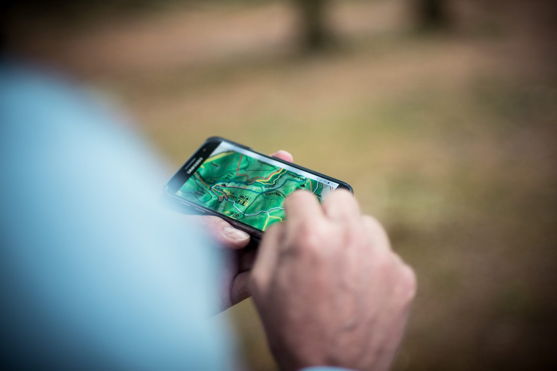 Outdoor Navigation with Smartphone Map