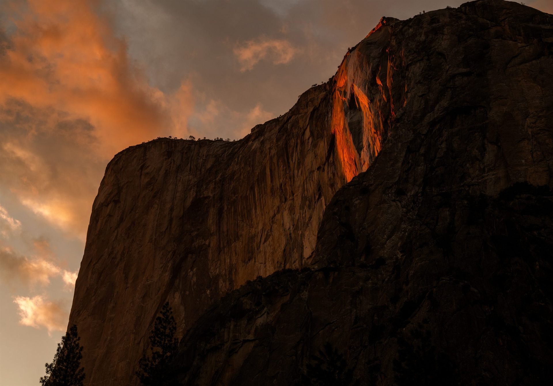 Firefall in Yosemite National Park 2020